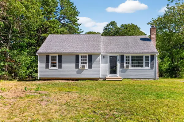 39 Kerrywood Drive, Teaticket, MA 02536