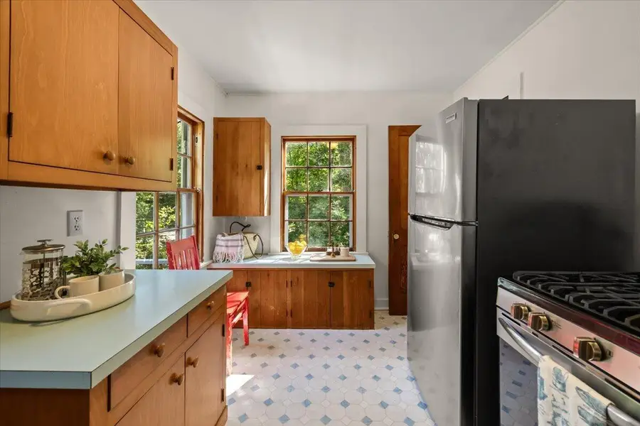 89 F R Lillie Road, Woods Hole, MA 02543 - #3
