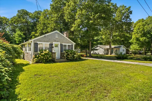 21 Harborview Drive, East Falmouth, MA 02536