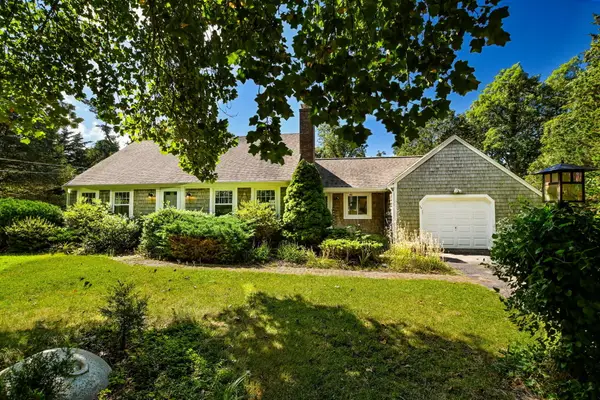 34 Bob White Lane, Falmouth, MA 02540