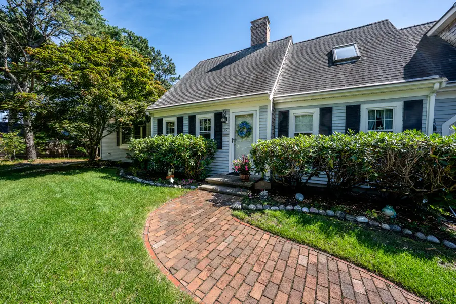 10 Oxfordshire Place, Mashpee, MA 02649 - #2