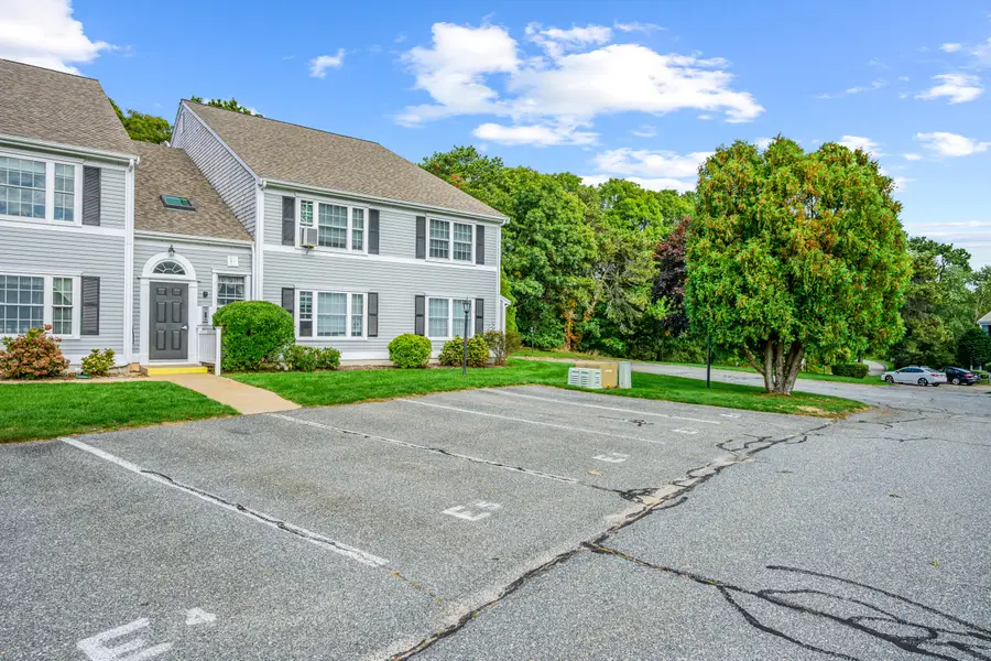 2 Englewood Drive #Apt E8, Harwich, MA 02645 - #2