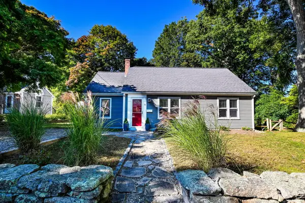 14 Amvets Avenue, Falmouth, MA 02540