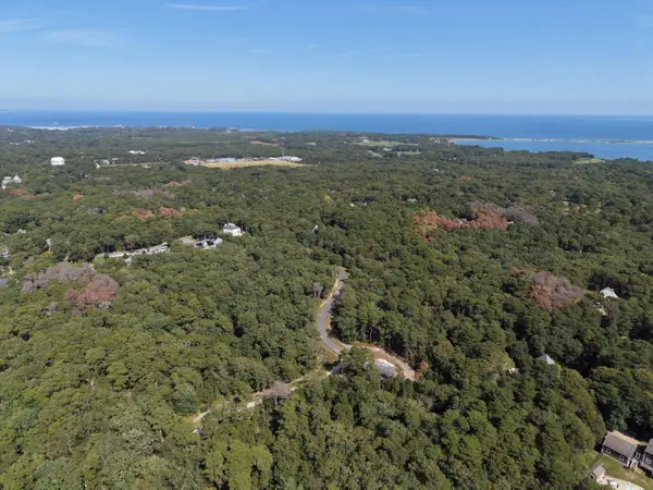 9 Sage's Way, Oak Bluffs, MA 02557