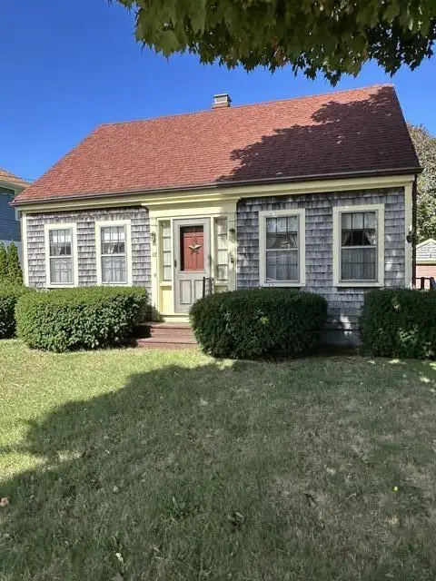 12 Stevens Street, Hyannis, MA 02601