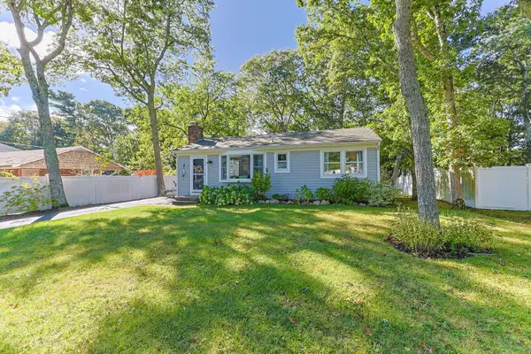 9 Winchester Drive, East Falmouth, MA 02536