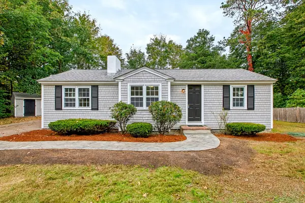 16 Lakeside Drive, Marstons Mills, MA 02648