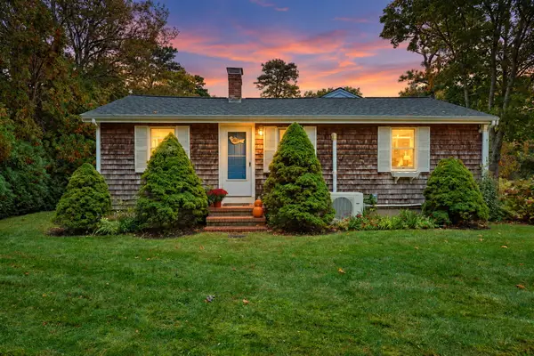 266 Lovells Lane, Marstons Mills, MA 02648