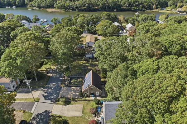 12 Avalon Drive, Teaticket, MA 02536