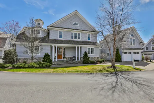 5 Coastline Drive, Mashpee, MA 02649