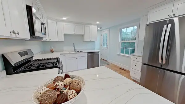 28 Lakefield Road, South Yarmouth, MA 02664