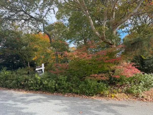 26 Bob-o-link Lane, West Yarmouth, MA 02673