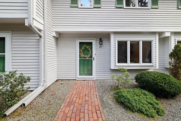174 Lowell Road #UNIT 21, Mashpee, MA 02649