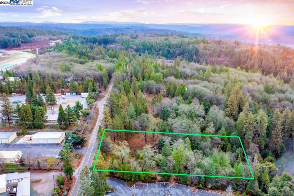 13043 Loma Rica Dr, GRASS VALLEY, CA 95945 BHGRE