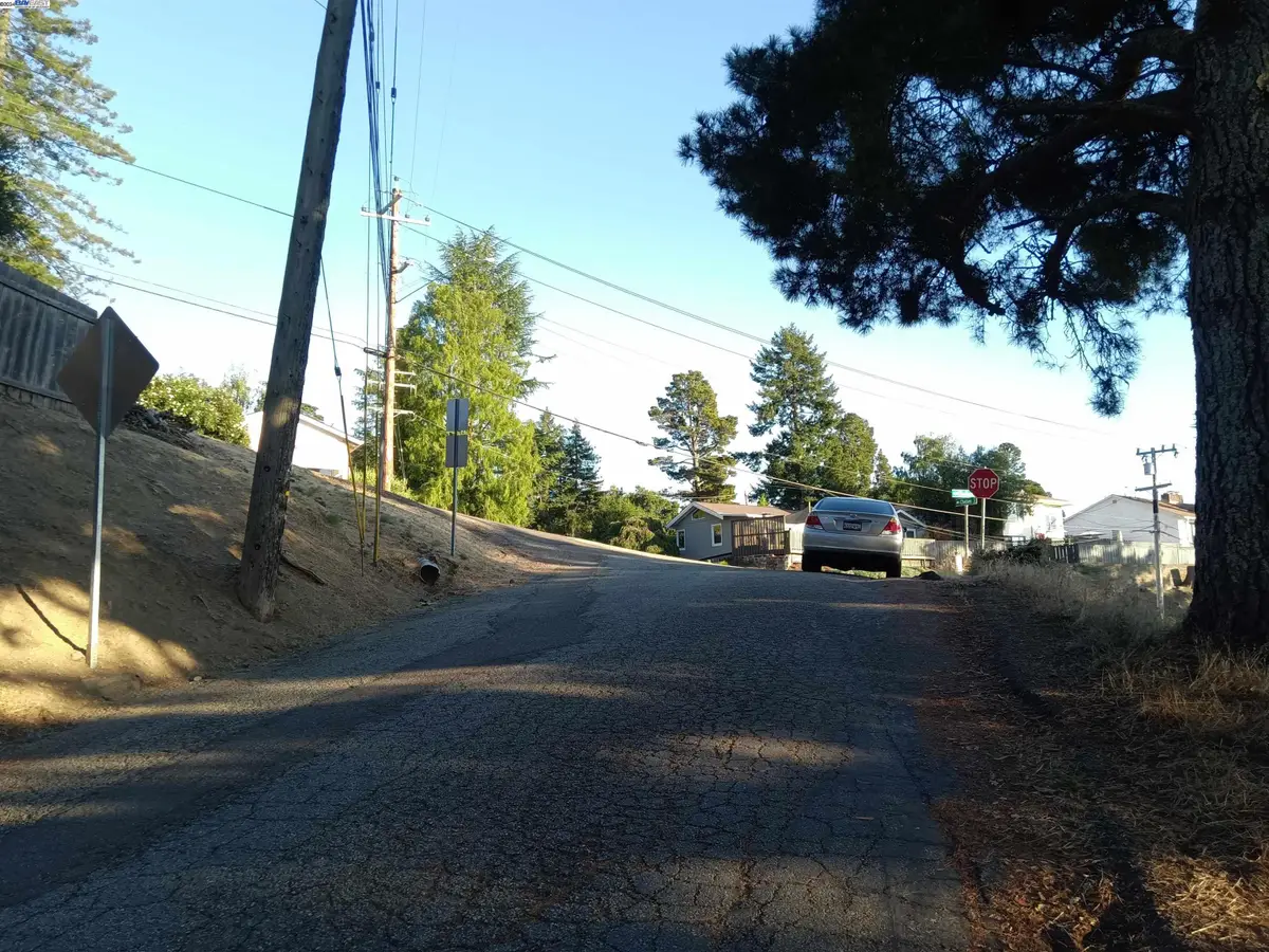 6171 Chelton Dr, Oakland, CA 94611 - #1