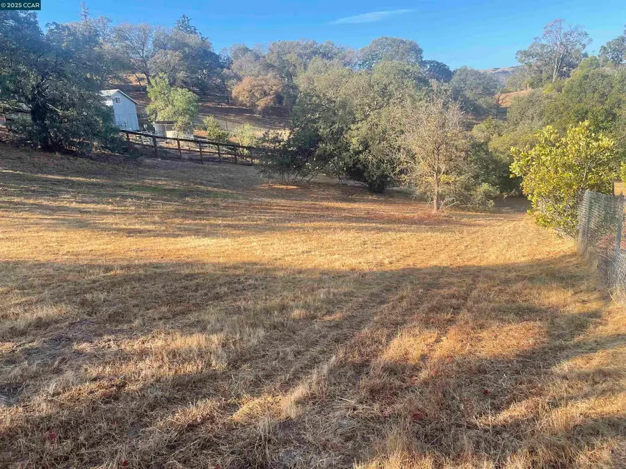 35 Hilltop Rd, Martinez, CA 94553 - #2