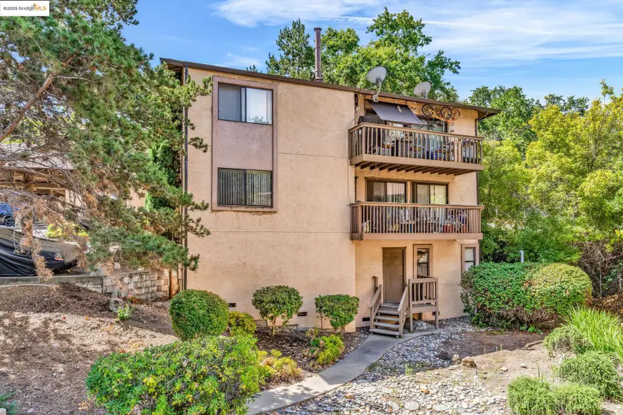 301 Country View Ln, Pleasant Hill, CA 94523 - Image #3