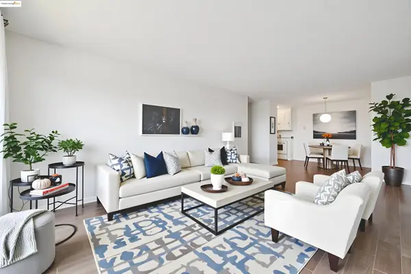 2 Panoramic Way  #105, BERKELEY, CA 94704