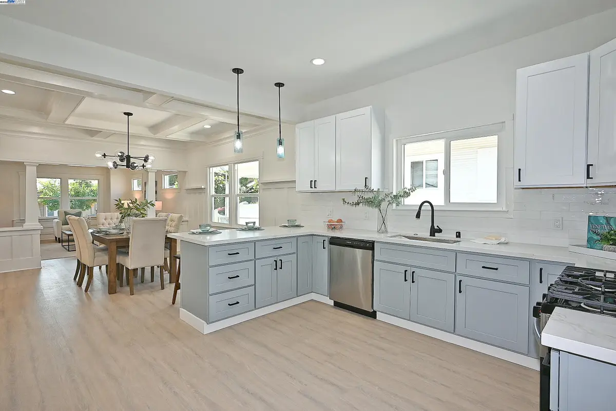 3914 Aqua Vista St, Oakland, CA 94601 - Image #1