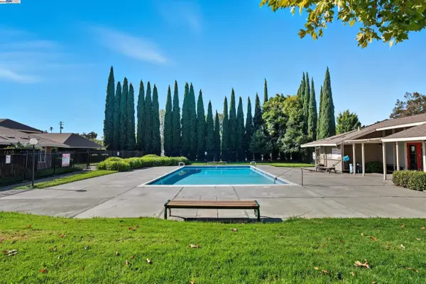 2067 Olivera Rd  #B, CONCORD, CA 94520