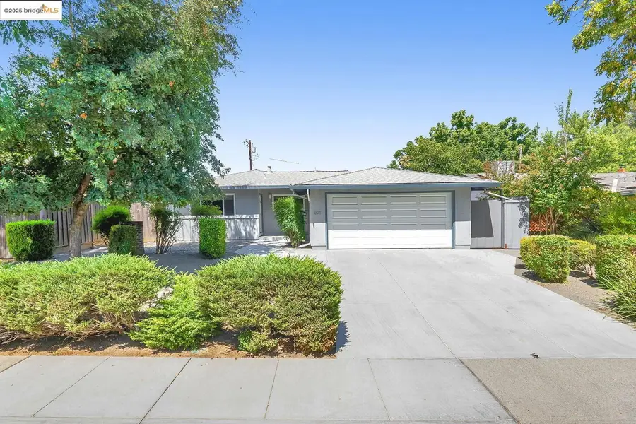 2011 Regis DR, Davis, CA 95618 - #2