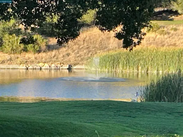 1921 Eagle Peak, CLAYTON, CA 94517