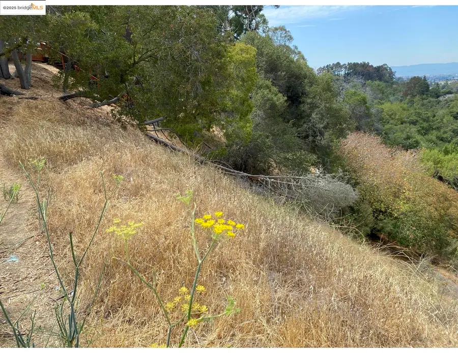 4145 Oak Hill Rd, Oakland, CA 94605 - #2