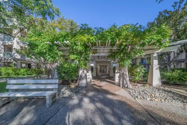 1860 Tice Creek Drive  #1339, WALNUT CREEK, CA 94595