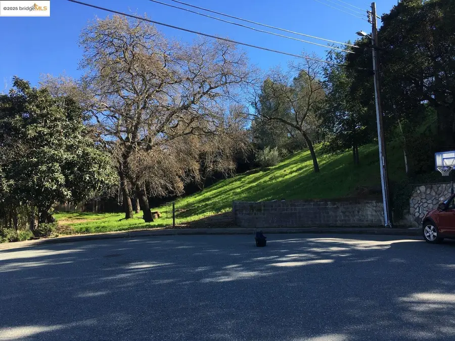 1032 Millbrook CT, Walnut Creek, CA 94598 - #2