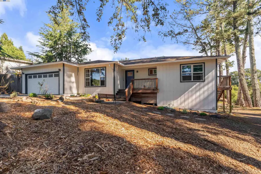 2103 Peachland Ave, Sebastopol, CA 95472 - #2