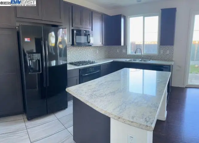 2746 Gracie Pl, Fairfield, CA 94533 - #3