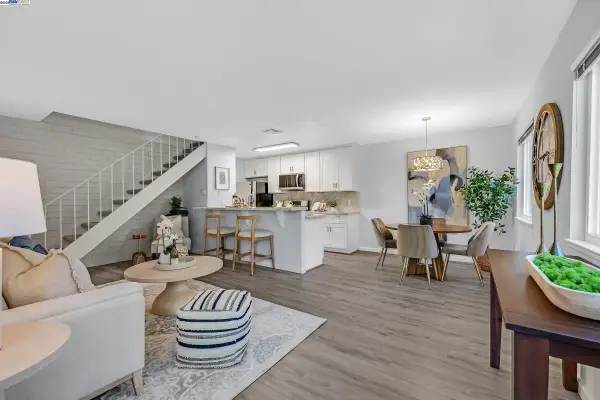 2207 Segundo Ct  #2, PLEASANTON, CA 94588