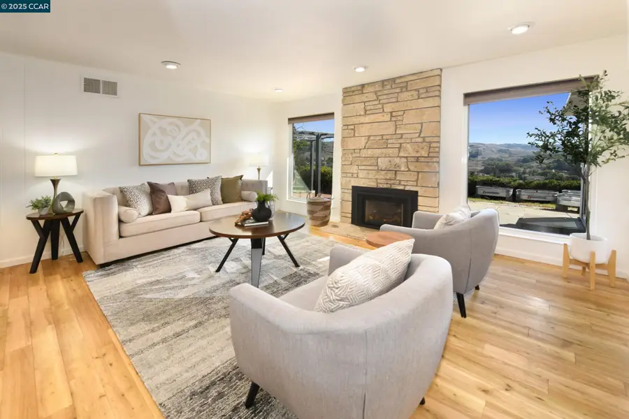 2558 Silvercrest Ct., Pinole, CA 94564 - Image #3