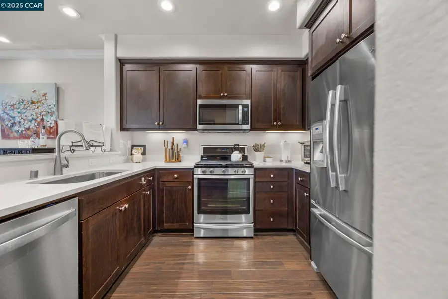 702 Jetty Dr, Richmond, CA 94804 - Image #2