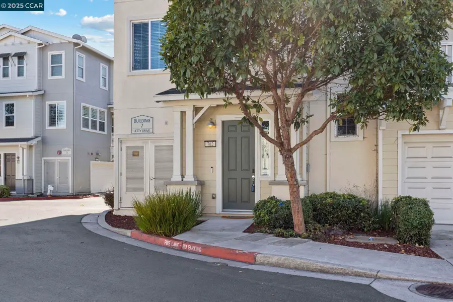 702 Jetty Dr, Richmond, CA 94804 - Image #3