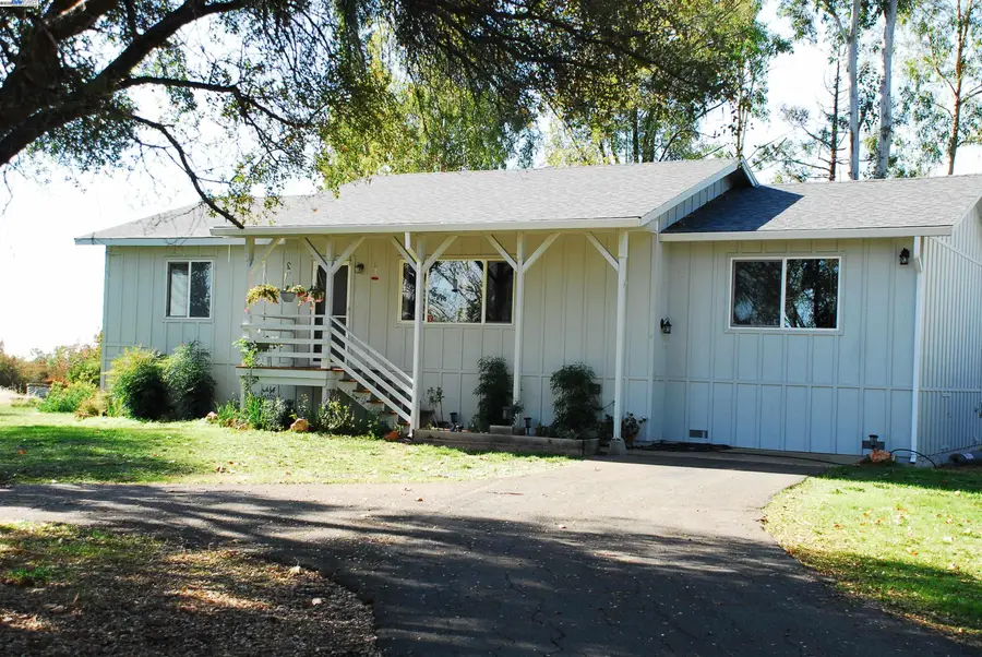 3710 Lakeview Dr, Shingle Springs, CA 95682 - Image #2