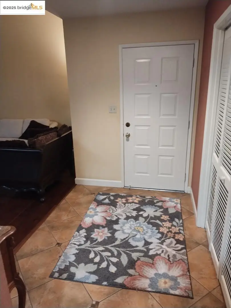 3201 Swallows Nest DR, Sacramento, CA 95833 - #1