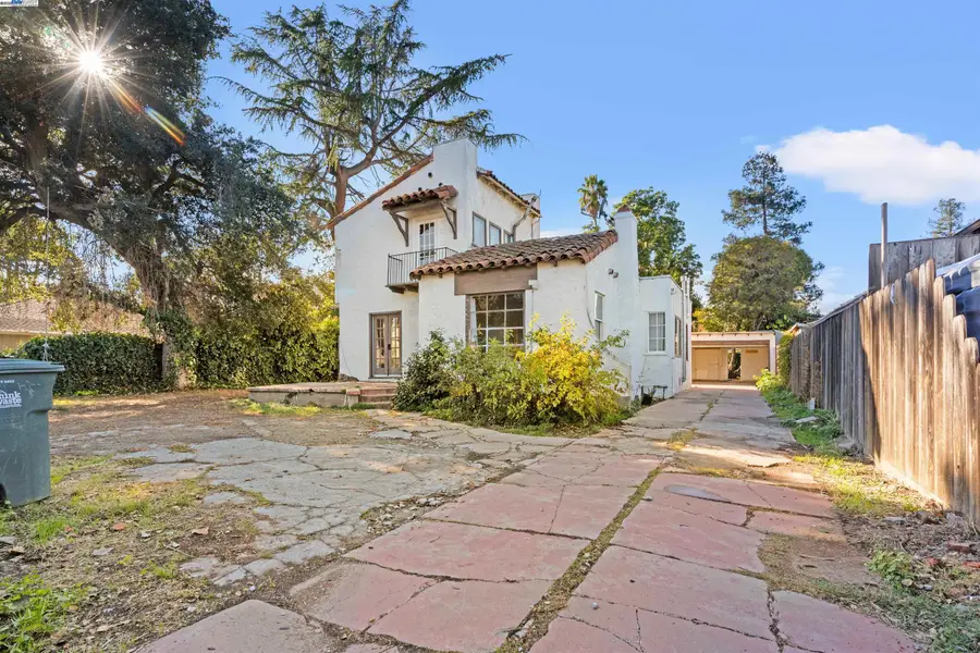 2081 Oakwood Dr, East Palo Alto, CA 94303 - Image #2