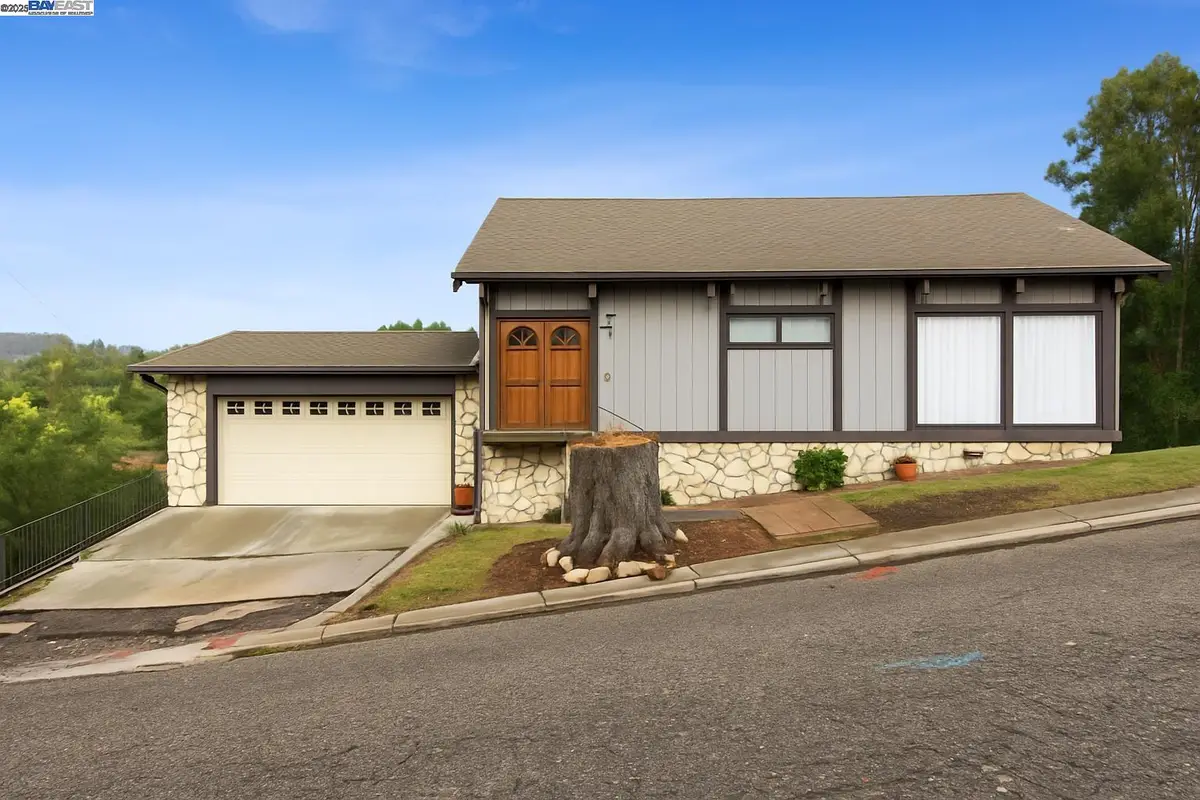 3660 Oak Knoll Blvd, Oakland, CA 94605 - #1