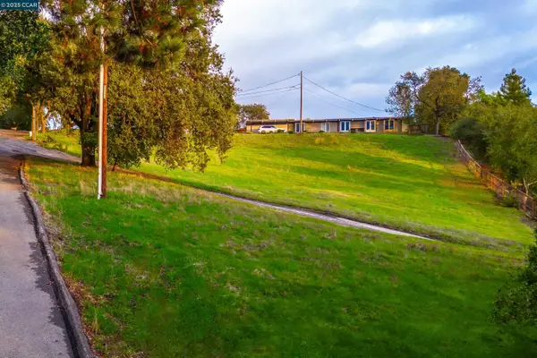 8 Gable Lane, LAFAYETTE, CA 94549