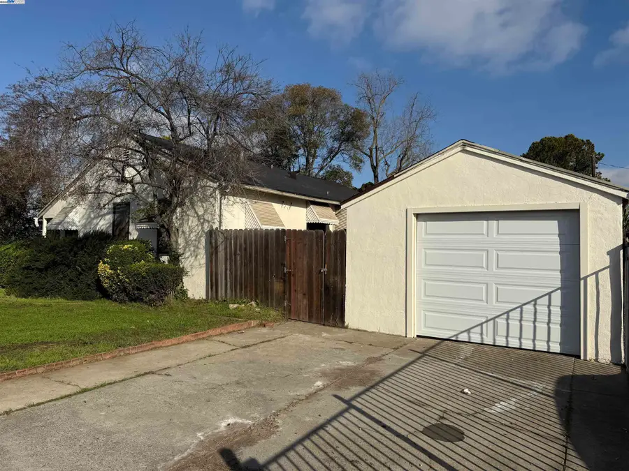 5500 Fruitridge Rd, Sacramento, CA 95820 - Image #2
