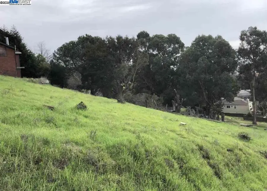 26550 Hayward Blvd, Hayward, CA 94542 - #3