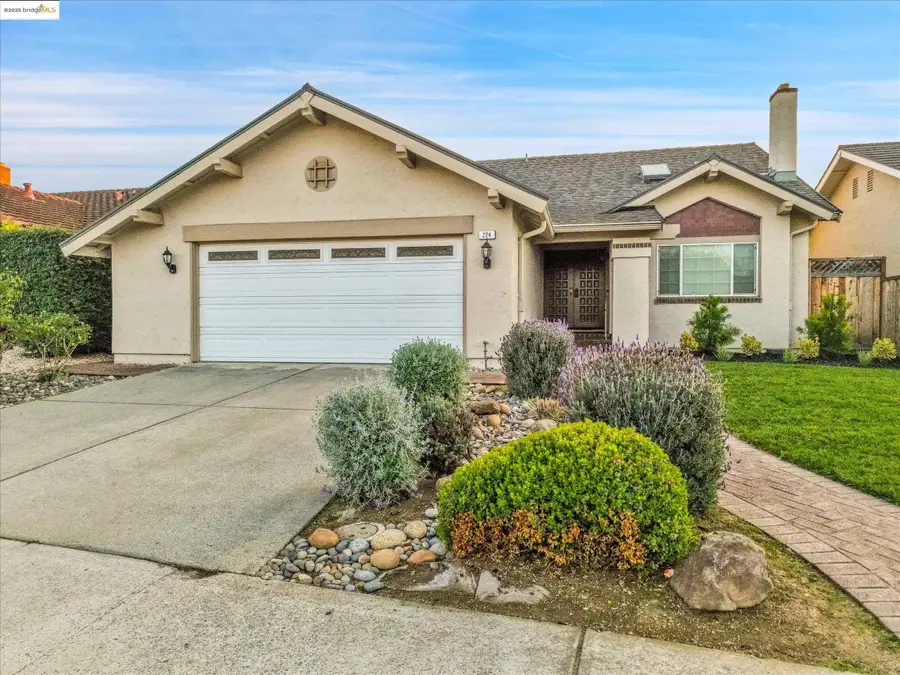 224 Woodbridge Cir, San Mateo, CA 94403 - Image #2