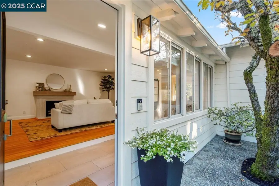 19 Valley View Dr, Orinda, CA 94563 - Image #3