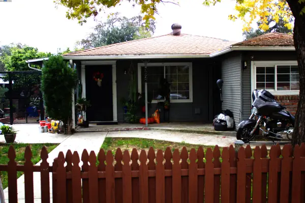 3026 American, STOCKTON, CA 95204