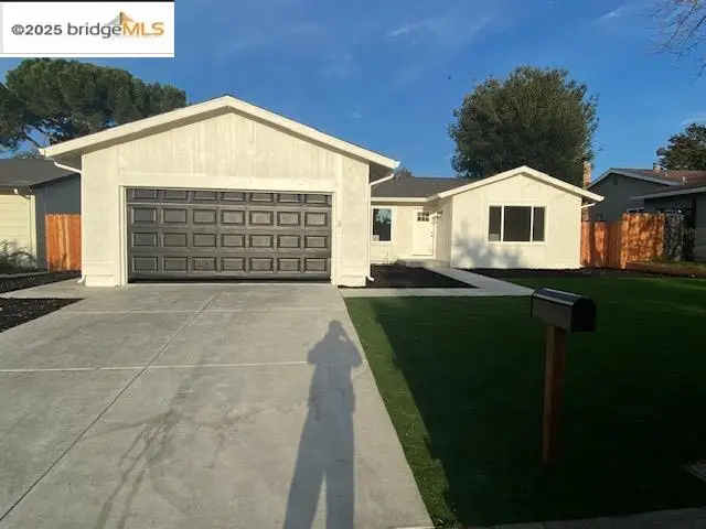 1832 Elkwood dr, Concord, CA 94519 - Image #2