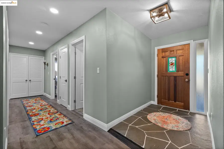 20330 Westview Dr, Tuolumne, CA 95379 - Image #2