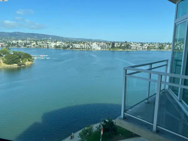 1 Lakeside Dr  #821, OAKLAND, CA 94612