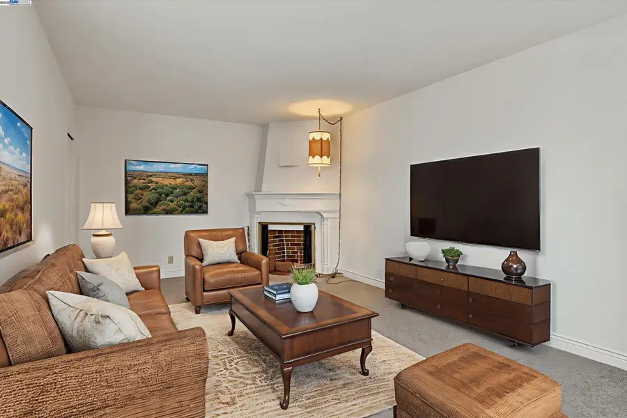 86 Apollo, San Francisco, CA 94124 - Image #2