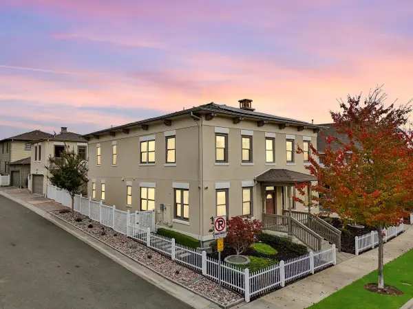 1018 PROMENADE ST., HERCULES, CA 94547